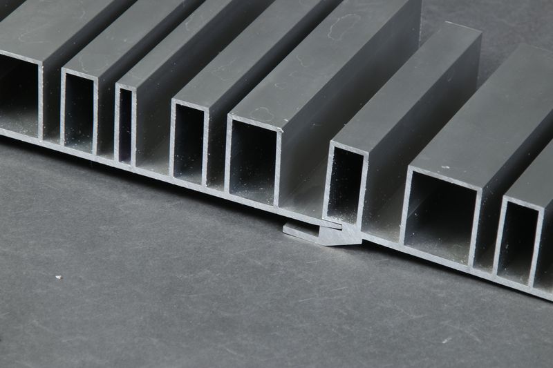 Aluminum Corrugated Panel Extrusion Profile